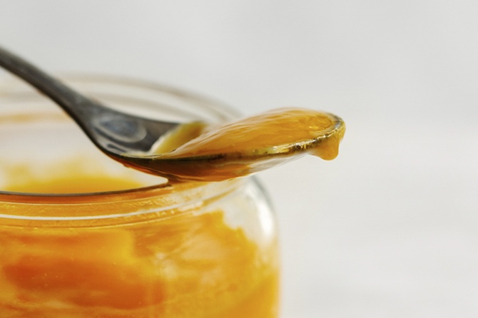 Диетолог рассказала, что такое масло гхи и почему оно лучше обычного сливочного