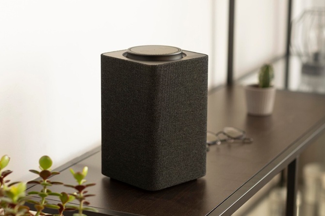 Эстонские пограничники не пустили россиянина в страну из-за умной колонки