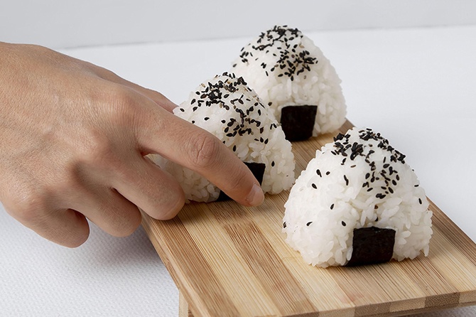 «Очень рискованный продукт»: врач о массовом отравлении онигири в Бурятии