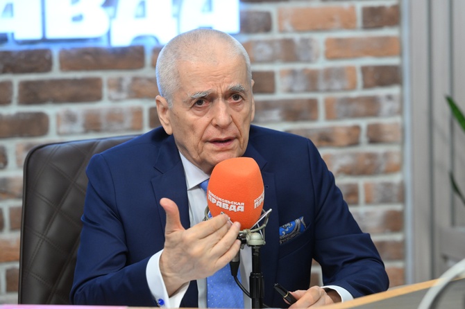 Геннадию Онищенко - 75: про возраст, трезвую Россию и прививки