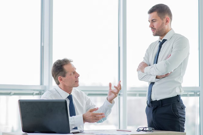 Эксперт назвал возможные последствия частых перекуров на работе