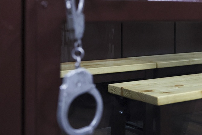 Одну из сотрудниц рехаба с пыточной для детей в Подмосковье отправили под арест