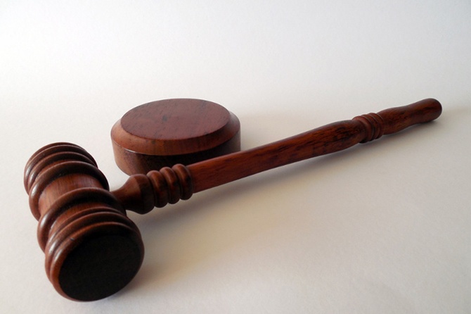 Суд в Подмосковье взыскал с администрации ₽350 тыс за травму школьника на карусели