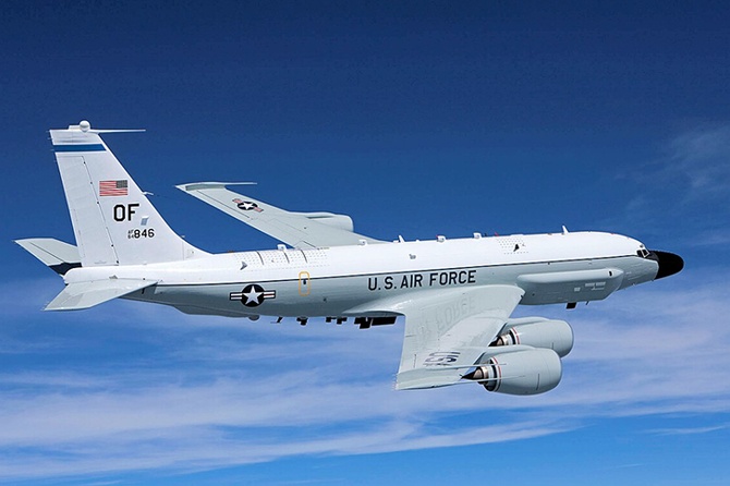 Американский самолет-разведчик снова заметили над Черным морем