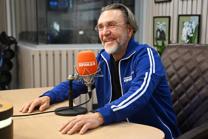 Сергей Шнуров: «Слава ничего не стоит. Сегодня ты номер один, а завтра - полное дно»