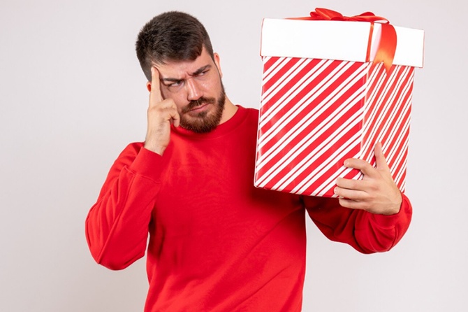 Опрос показал, какие подарки россияне никогда не хотят получать