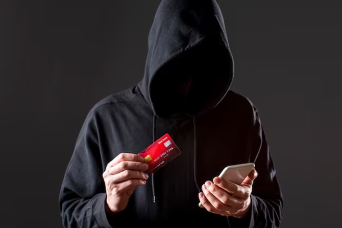 Россиянам рассказали, что делать с банковскими переводами от незнакомцев