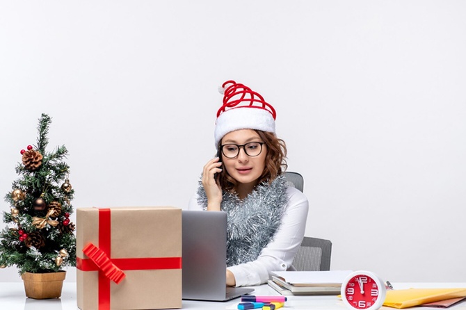 Россиянам рассказали, как нельзя украшать рабочее место 