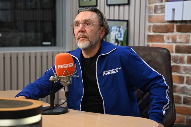 Сергей Шнуров