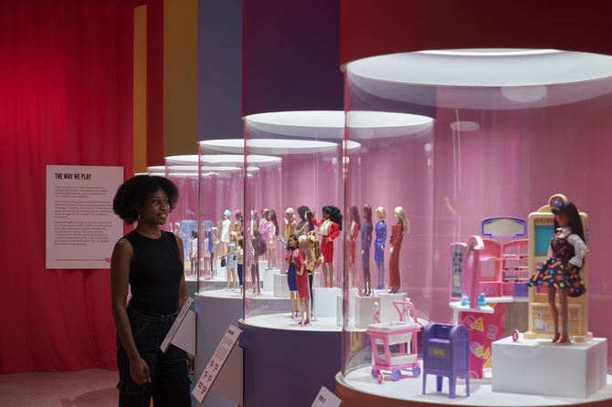 В США выпустили первую Барби с аутизмом