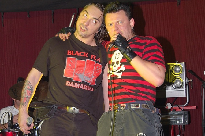 Почему «Король и Шут» сочинили песню про Санта Клауса, а не про Деда Мороза