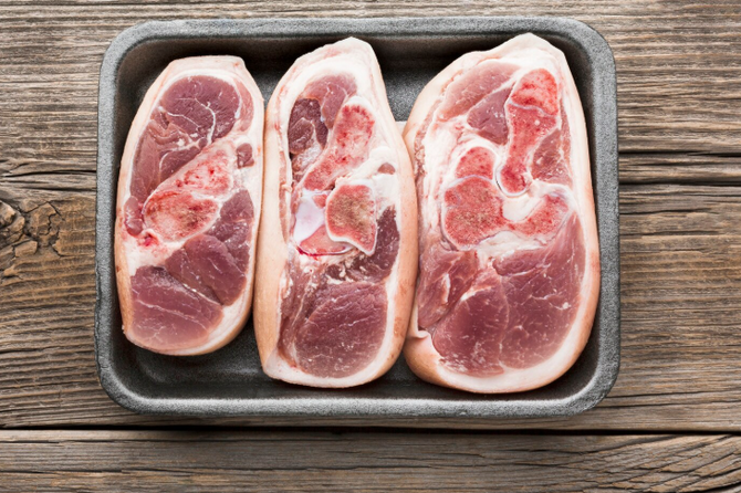 Эксперт назвала признаки испорченного замороженного мяса