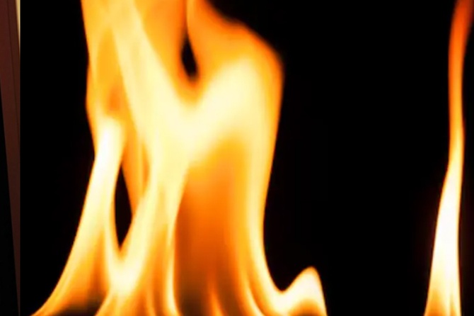 Сотни людей эвакуировали из общежития в Москве в результате пожара