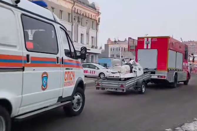 Вертолет с тремя людьми на борту пропал в Амурской области