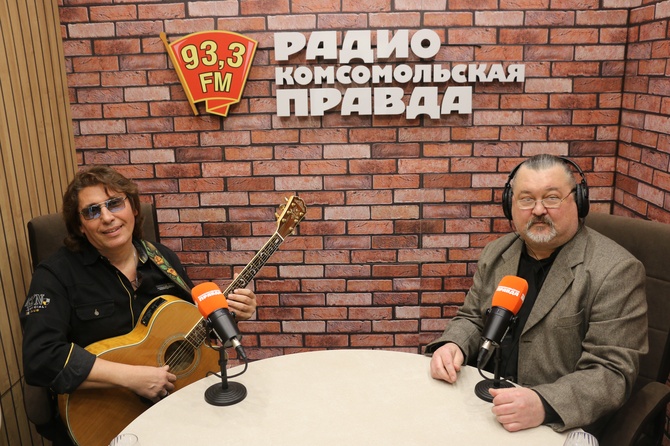 Певец Владимир Цветаев на радио "Комсомольская правда" в Туле 