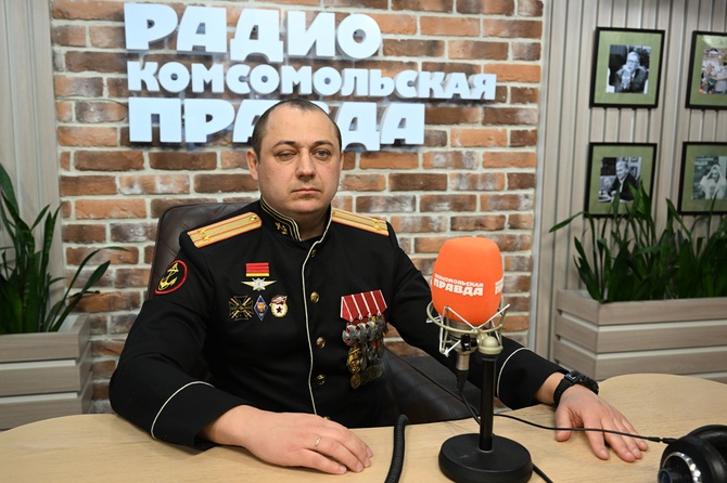 «Боец говорит: командир, не слушаются руки - но я буду патроны тебе подавать, буду магазины заряжать…»