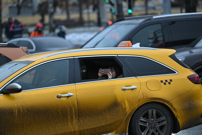 «Ввести бомбил»: эксперт оценил предложение выделить частных водителей в отдельный вид перевозок
