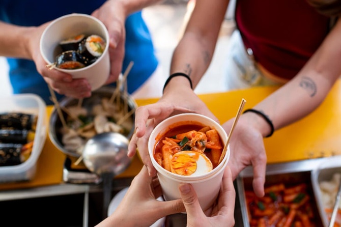 Врач раскрыл, можно ли заразиться сифилисом через продукты