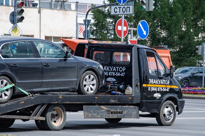В России стали гораздо чаще забирать машины за тяжкие нарушения ПДД