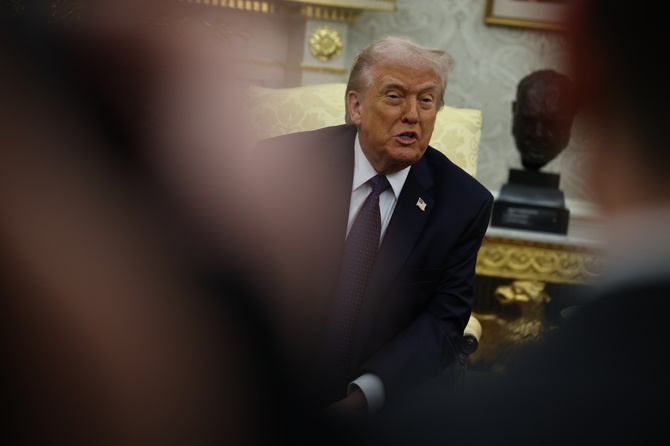 Трамп потребовал от Ирана безоговорочной капитуляции