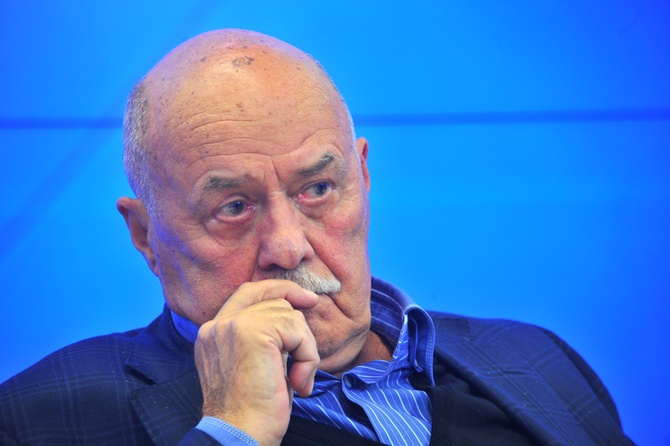 Как Доронина хитростью заставила Говорухина спектакль в театре поставить