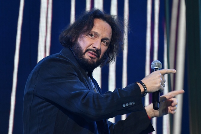 Слушаем мини-альбом Стаса Михайлова «Счастье не плачет» и плачем