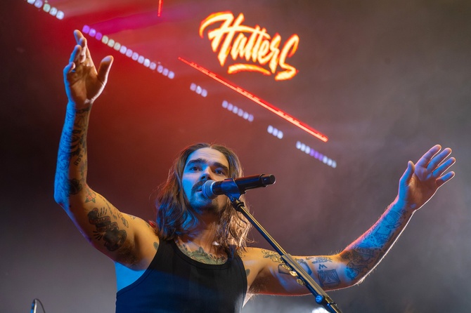 The Hatters в честь 10-летия выпустили песню «Русское сердце»