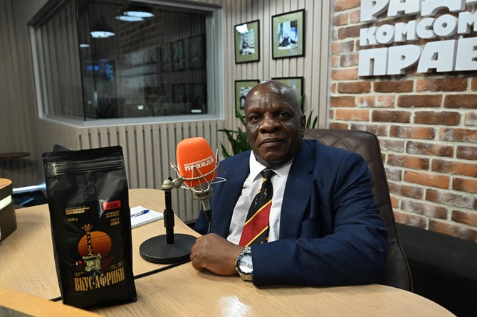 Посол Республики Уганда в РФ Мозес Каваалууко Кизиге — о дружбе России и Уганды, туризме и самом вкусном кофе