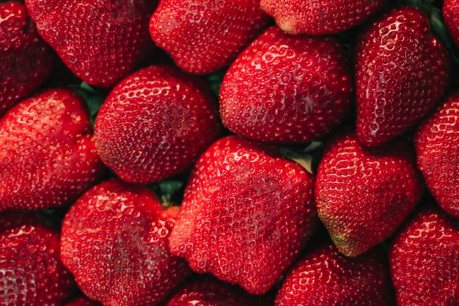 Эксперты рассказали, когда и чем удобрять клубника для богатого урожая