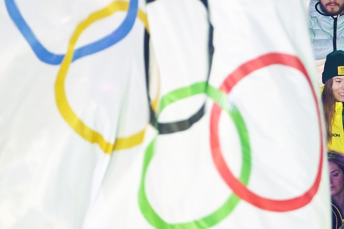 МОК запретил трансгендерам* участвовать в женских соревнованиях