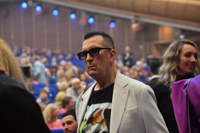 Попавшая год назад в аварию с Буйновым до сих пор страдает от болей