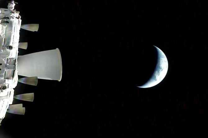 Астроном назвал главные задачи миссии Artemis II