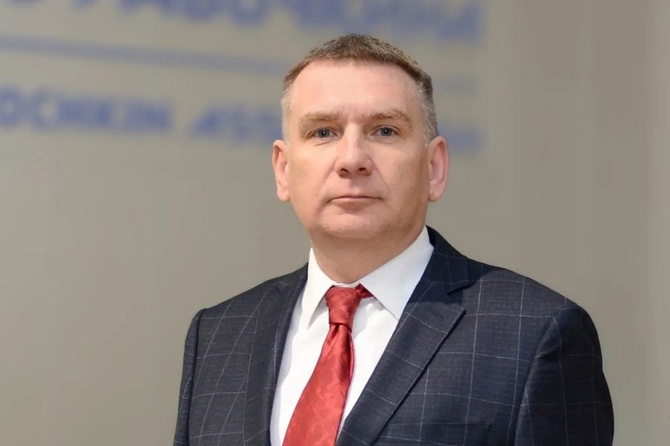 Россия отправит к Луне шесть миссий, установит там телескоп и электростанцию