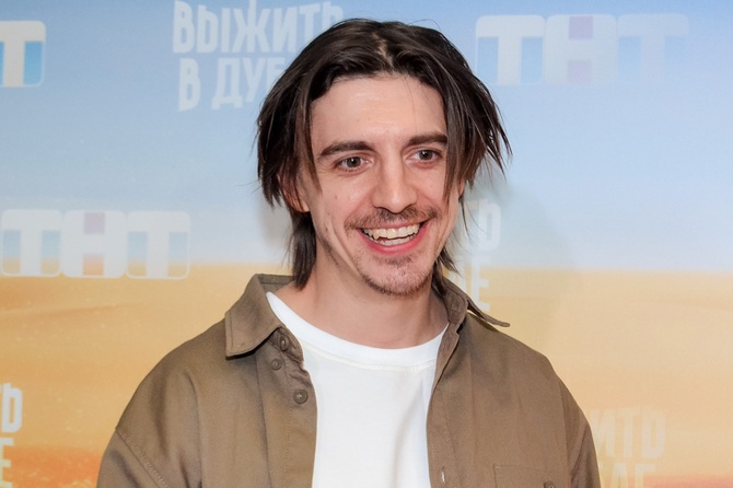 Исполнитель роли Горшка в сериале «Король и Шут» Константин Плотников не любит панк и отказывается петь дуэтом с Князем