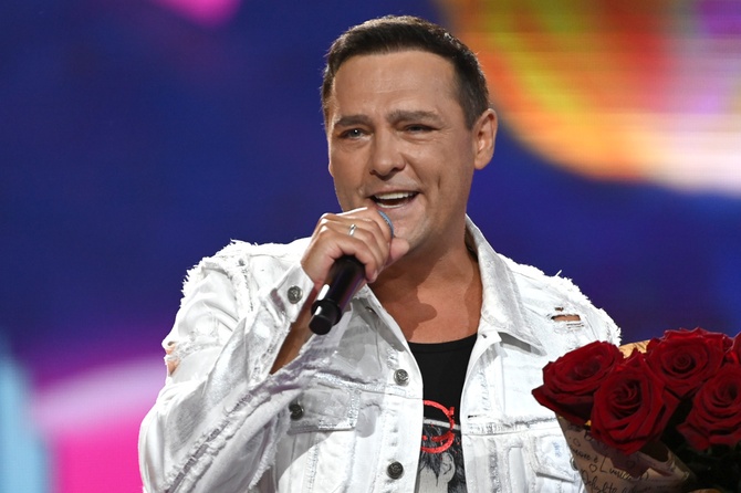 ИИ-кавер Канье Веста на Юру Шатунова «Silver Night» возглавил мировой чарт Shazam