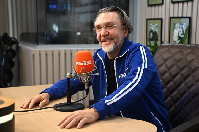 Шнуров поздравил себя с днем рождения новой плохой песней «Зверь»