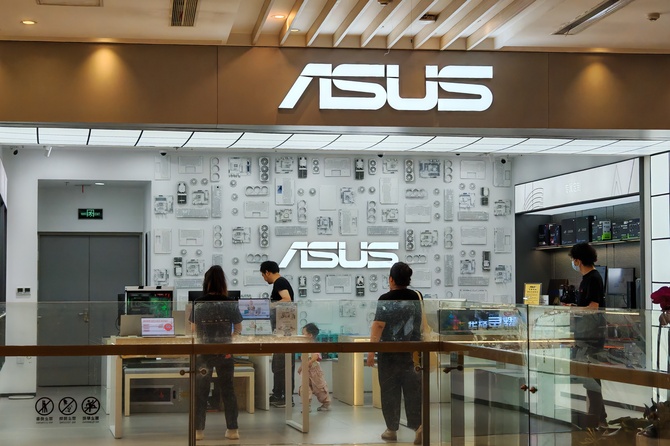 Эксперт объяснил, почему технику Samsung и Asus исключили из параллельного импорта