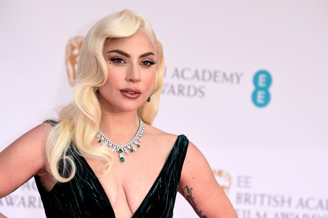 Runway: Lady Gaga записала песню к фильму «Дьявол носит Prada-2»