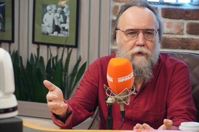 Александр Дугин: Дрон, который убил 8-летнюю девочку, пролетел над моим домом