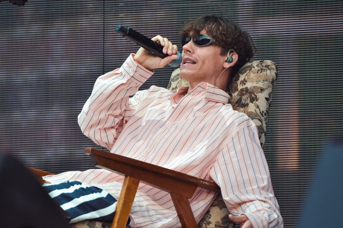 Антоха MC сделал кавер на хит Hi-Fi «А мы любили»