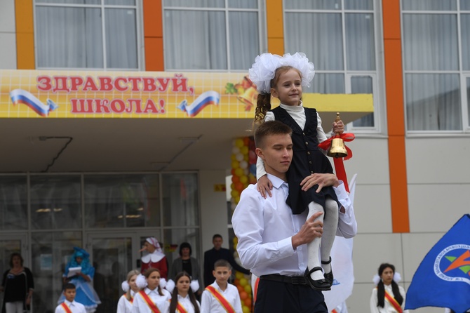 Директор лицея предупредил о спорах из-за оценок за поведение