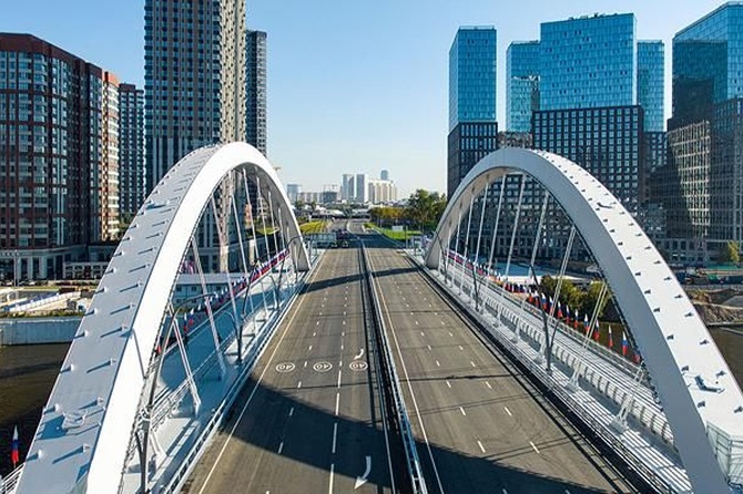 Сергей Собянин: Около 100 км дорог планируется построить в Москве в 2026 году