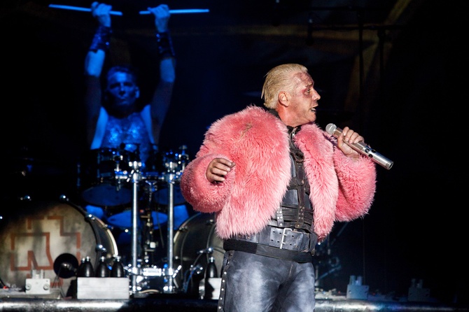 Rammstein выпускают сиквел культового «Live aus Berlin» - «Live In Mexico City»