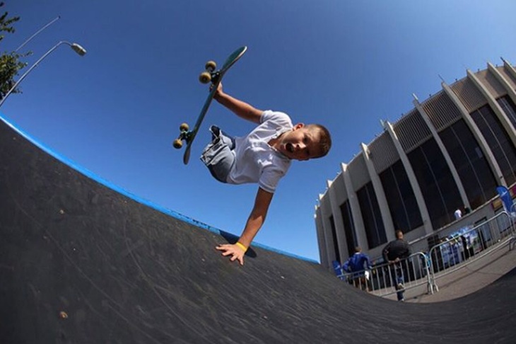 10-летний скейтбордист без ног Питера стал звездой Instagram