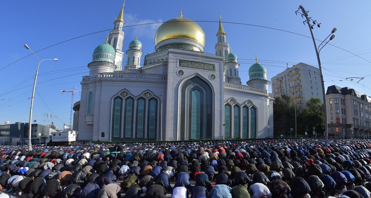 Мусульмане в Москве на Курбан-байрам