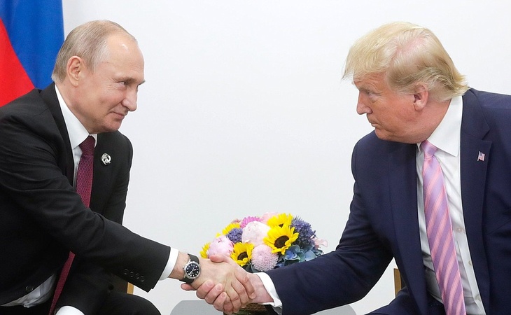 В Кремле назвали условия публикации переговоров Путина и Трампа 