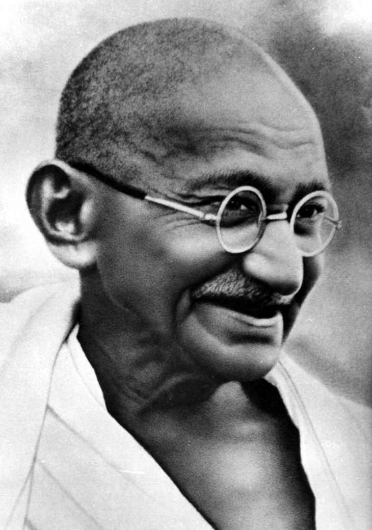 «Предатель!»: разгневанные индийцы украли прах Махатмы Ганди, убитого 70 лет назад