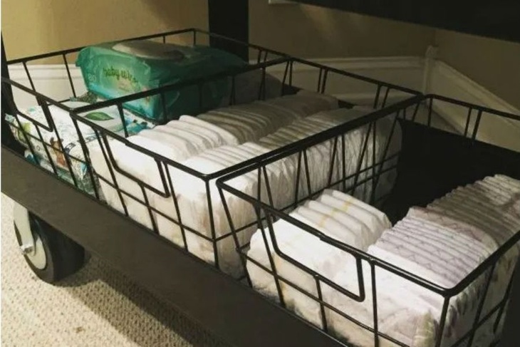 Американец переделал инструментальную тележку в пеленальный столик