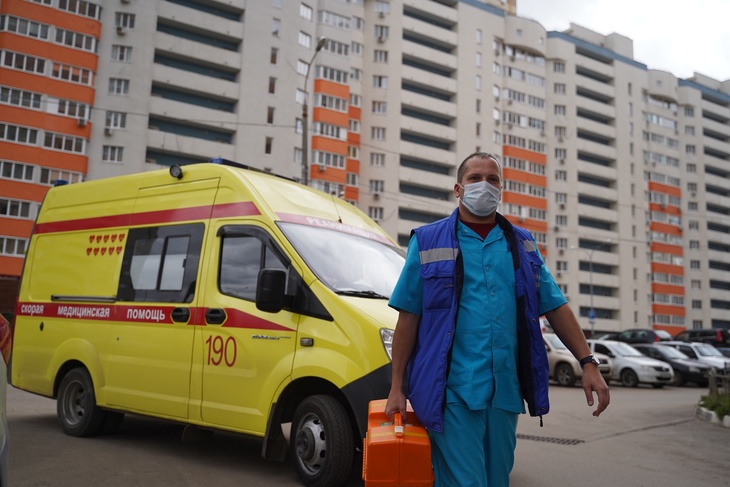 «Лишнее слово» в трудовой лишило пенсии врача скорой помощи из Челябинска