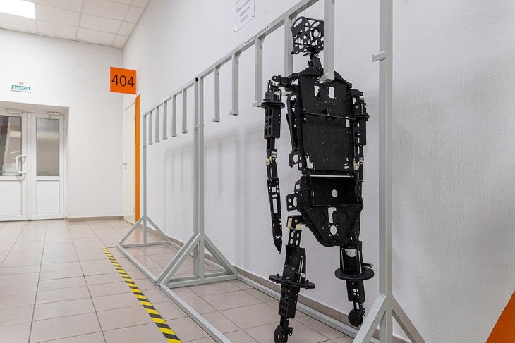Робот в коридорах научного учреждения